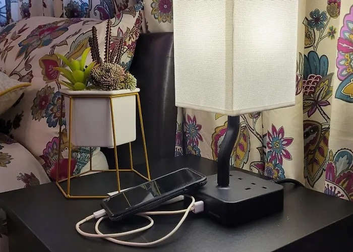 Another Sweet * Bradford (West Yorkshire)